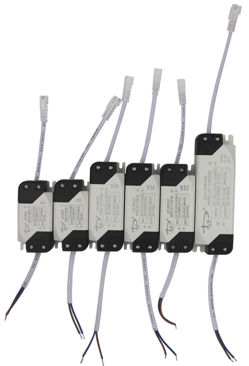 Alimentation 12V 10W 20W 25W 30W 36W 50W 60W 80W 100W 120W 150W 250W Transformateur Résistant À L'eau LED Pilote OEM IP67 Étanche