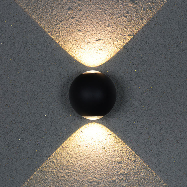 Les ventes chaudes d'usine ont mené le noir extérieur de lumière de mur pour l'extérieur 6W vers le haut et vers le bas