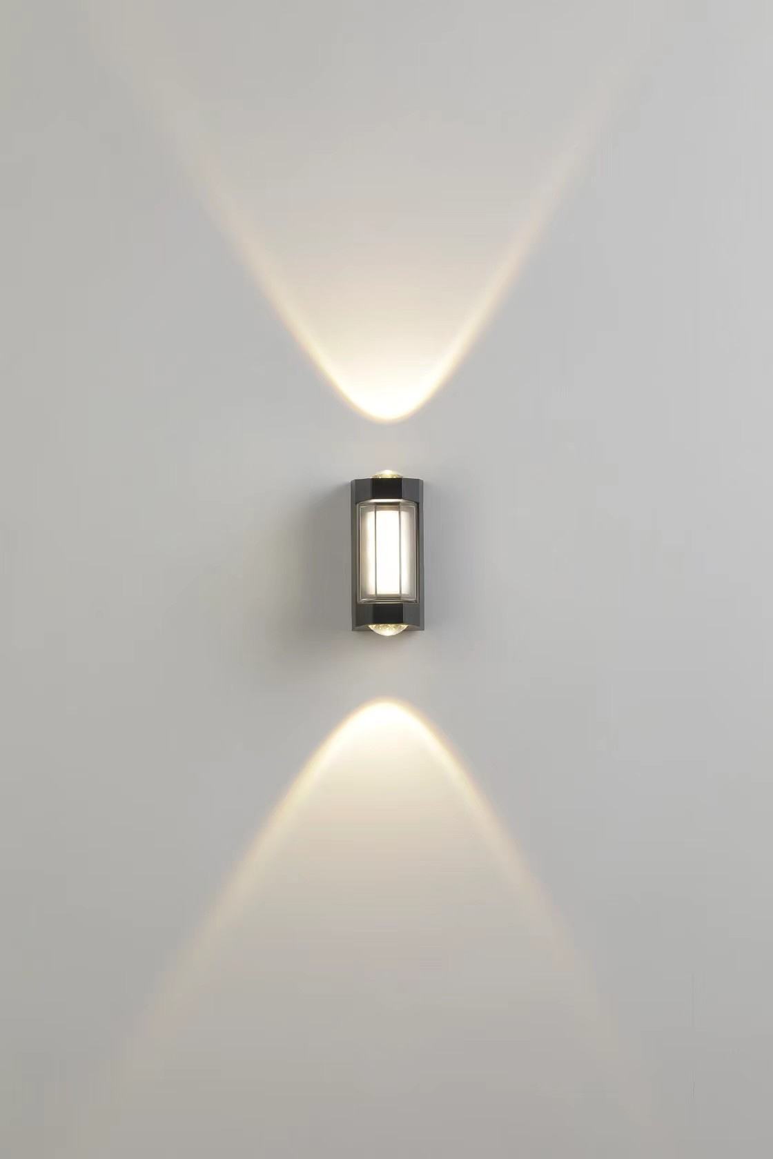 Applique murale LED étanche lumières de jardin décoratives en aluminium haut et bas applique murale extérieure LED applique murale montée