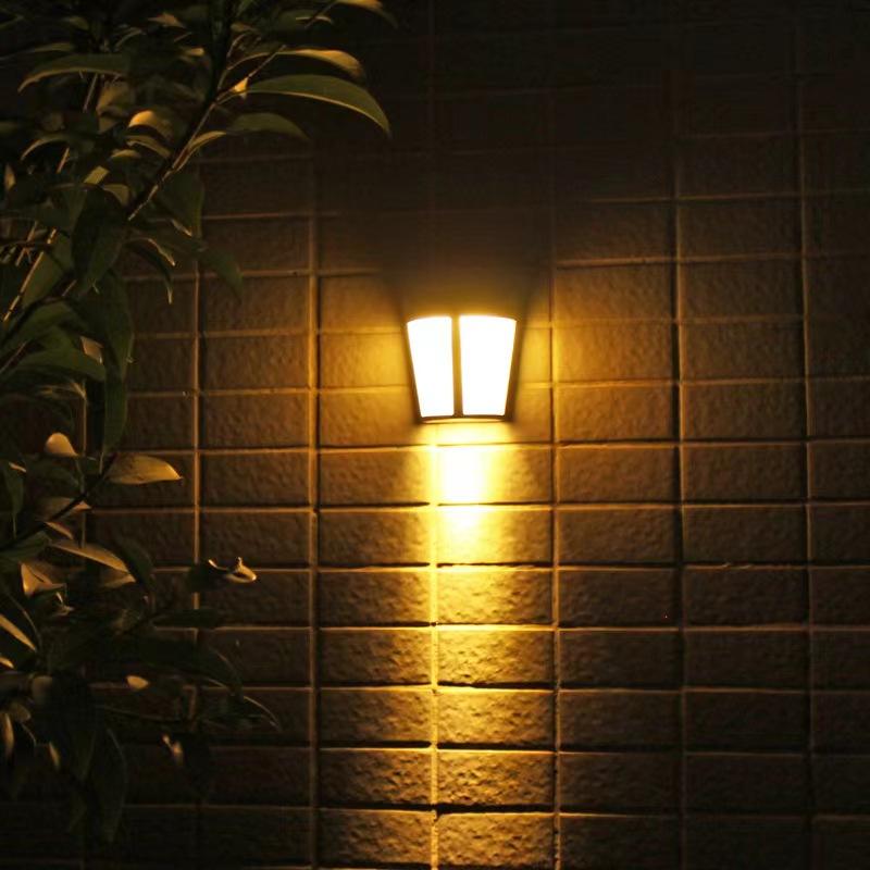 Usine extérieure étanche activée applique murale Led solaire applique murale capteur de mouvement lumières de jardin pour l'éclairage extérieur de la cour