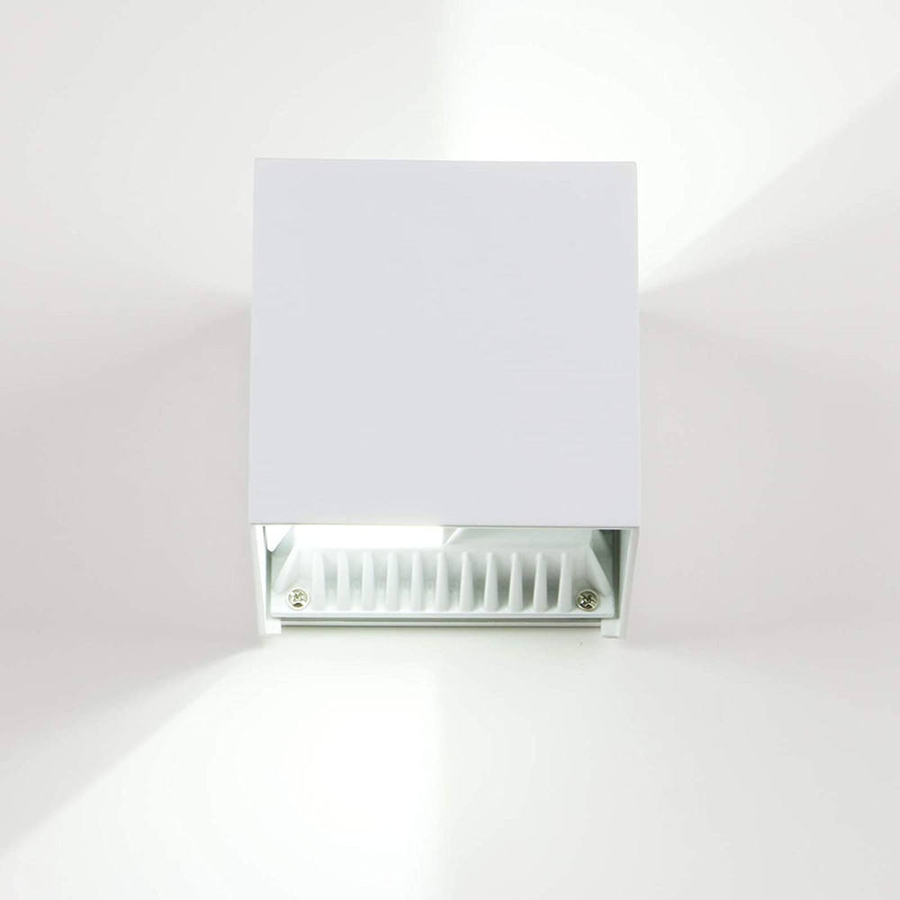 Vente chaude Moderne LED Up Down Éclairage Salon Cube Applique Lampe Luminaire Montage Intérieur Extérieur Applique Murale 20W 12CM Cube Lumière
