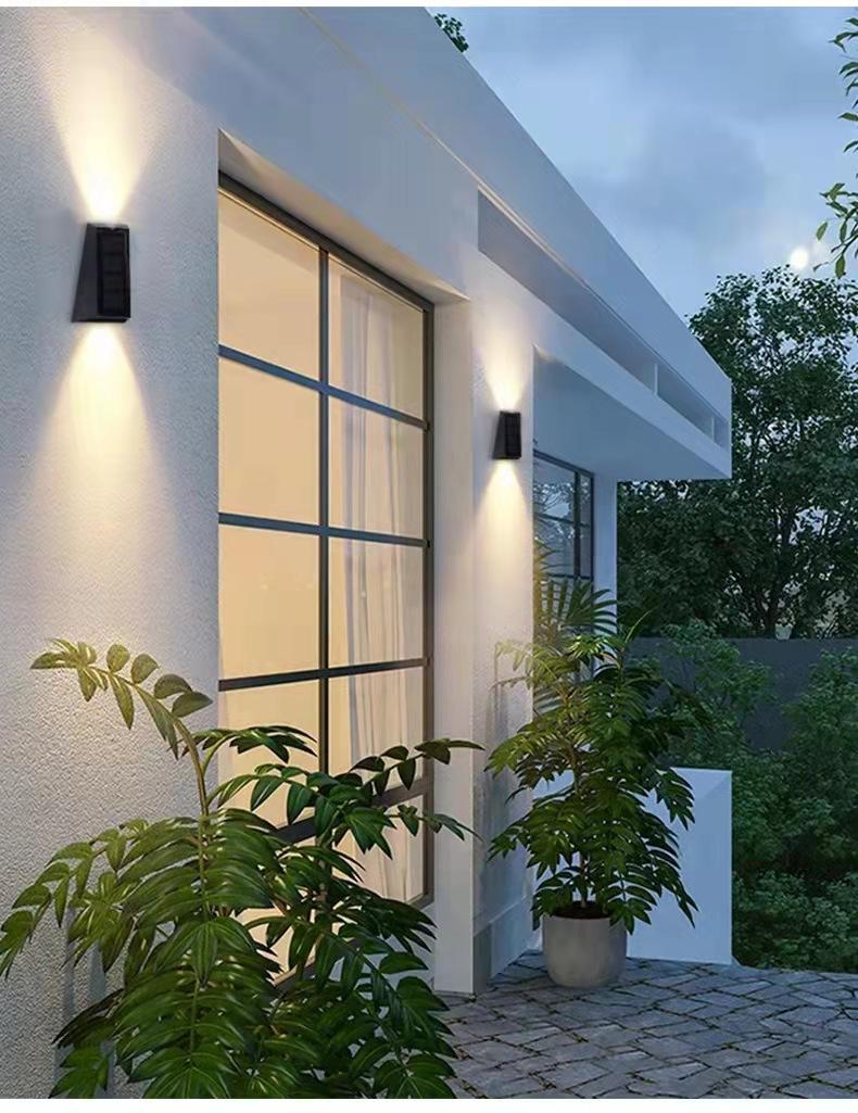 Nouvelle applique murale solaire trapézoïdale haut et bas applique murale extérieure IP65 lampe étanche pour cour jardin