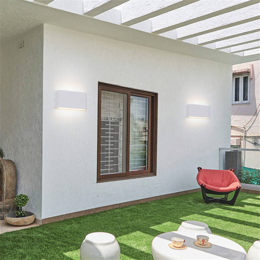  Appliques murales extérieures Lanterne montée sur jardin en aluminium Étanche Luminaire mural Led extérieur Verre de rue noir