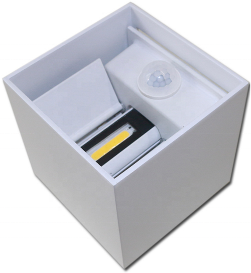 Nouveau capteur de mouvement cube LED applique murale 12W lumière chaude extérieure étanche réglable haut et bas en continu chambre Loft vogue
