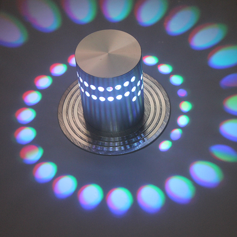 Applique murale LED RVB à trou en spirale pour intérieur