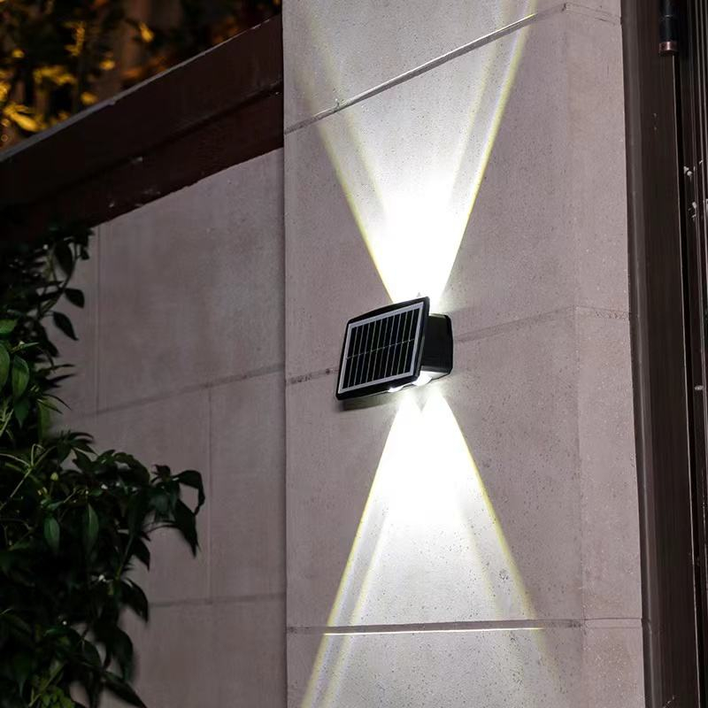Projecteur solaire Foco Lampe à LED Appareils d'éclairage solaires étanches Lampes d'inondation Mur Jardin Lampes solaires extérieures
