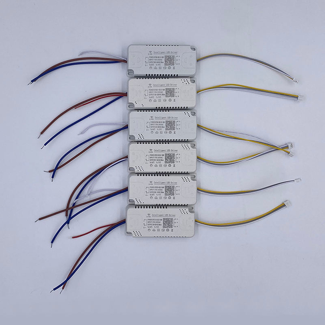 2 Voies 48-160W 2.4g LED Pilote Lampe Pilote Trois Température De Couleur Drive LED Transformateurs D'éclairage Haute Qualité Sécuritaire 2.4G Pilote Alimentation Pilote Adaptateur LED