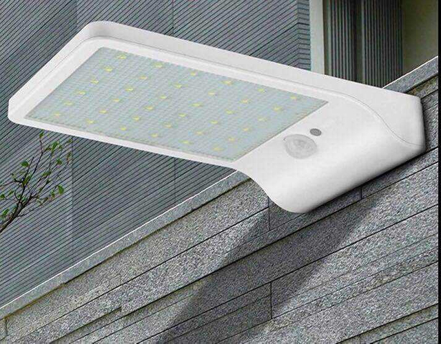 2023 Led cob lumière solaire IP65 sports de plein air capteur applique murale étanche jardin lumière projecteur de haute qualité et peu coûteux