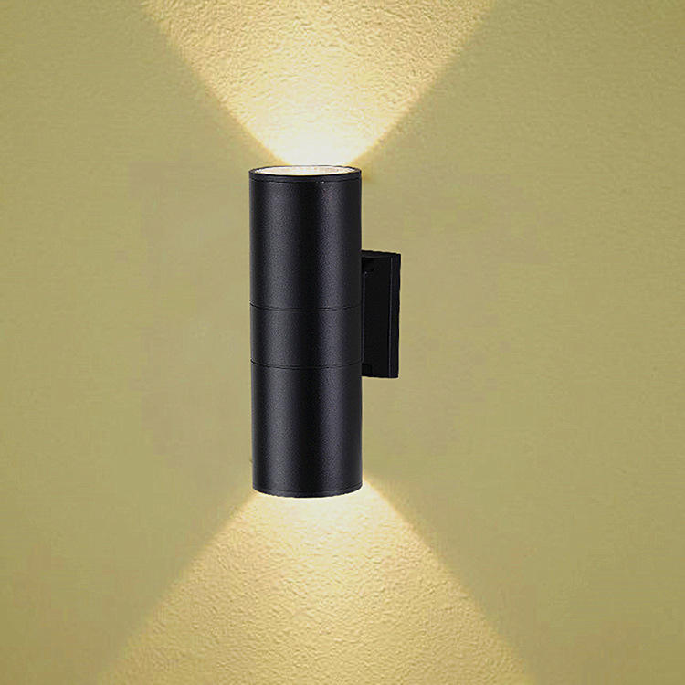 Vente en gros de qualité supérieure étanche hôtel moderne haut et bas applique murale Ip65 Cob Led appliques murales extérieures fixées au mur