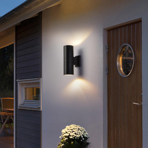 Vente en gros de qualité supérieure étanche hôtel moderne haut et bas applique murale Ip65 Cob Led appliques murales extérieures fixées au mur