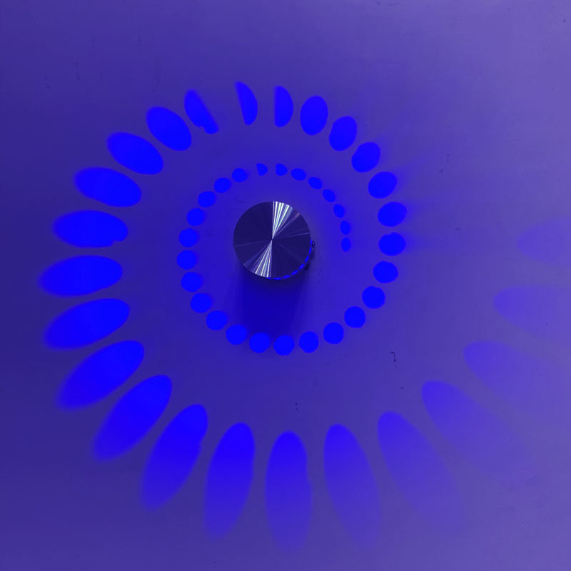 Le trou en spirale de ventes chaudes d'usine a mené la lampe de lumière d'applique de mur RVB avec le prix de gros