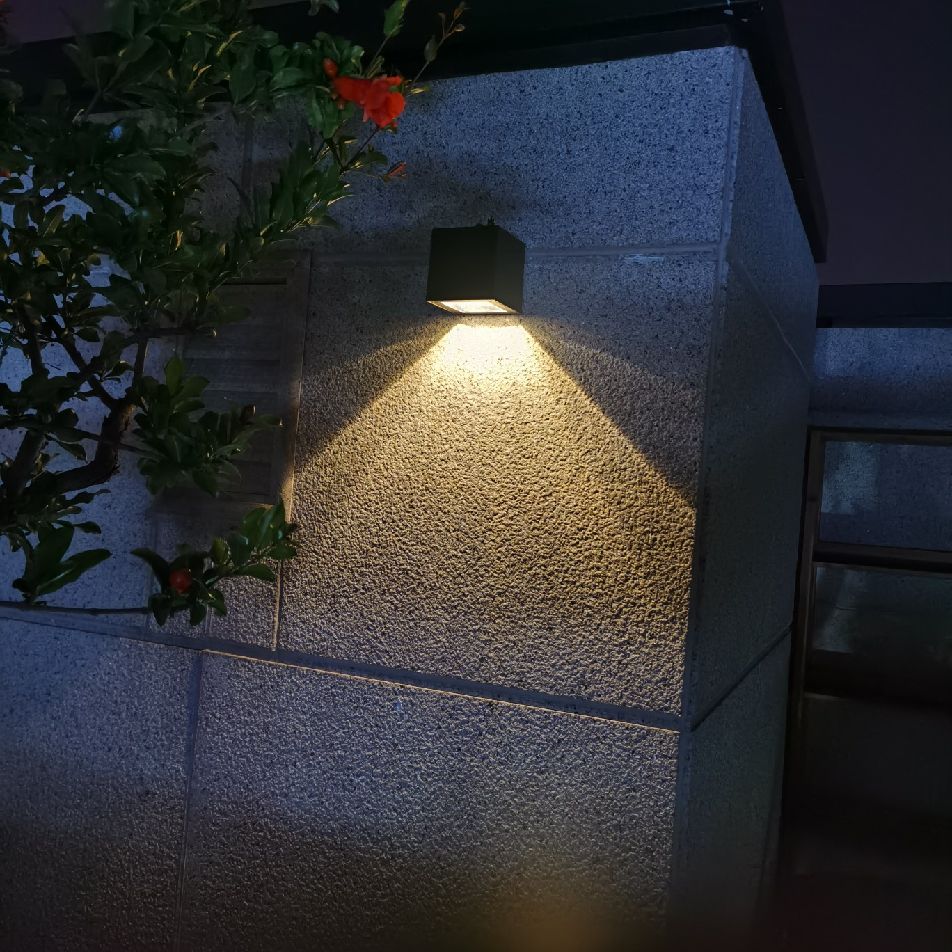 Appliques murales extérieures solaires Appliques murales solaires Appliques murales solaires Cube extérieur Lampe solaire carrée Lampe solaire étanche IP65 Lampe à lumière chaude