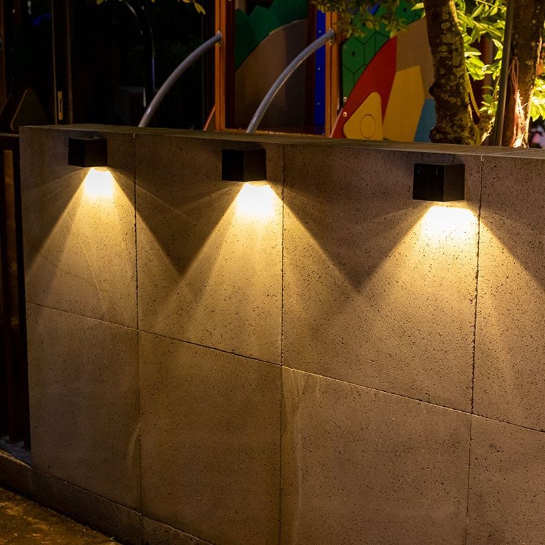 Appliques murales extérieures solaires Appliques murales solaires Appliques murales solaires Cube extérieur Lampe solaire carrée Lampe solaire étanche IP65 Lampe à lumière chaude