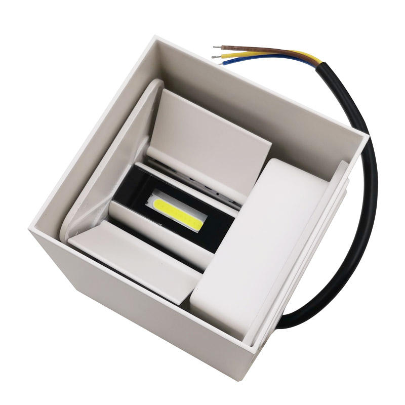 Lampe de mur d'angle réglable imperméable à l'eau de Cube de lumière LED moderne et applique murale extérieure avec prix d'usine de haute qualité
