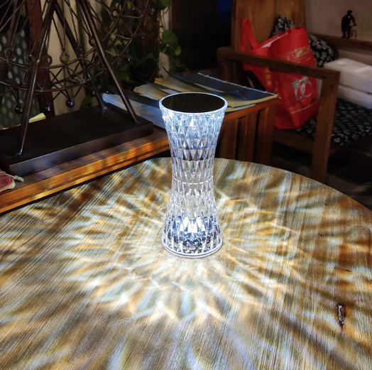 Lampe de table de veilleuse rechargeable en cristal acrylique rose Tiktok Touch Control Lampe de bureau à couleur changeante