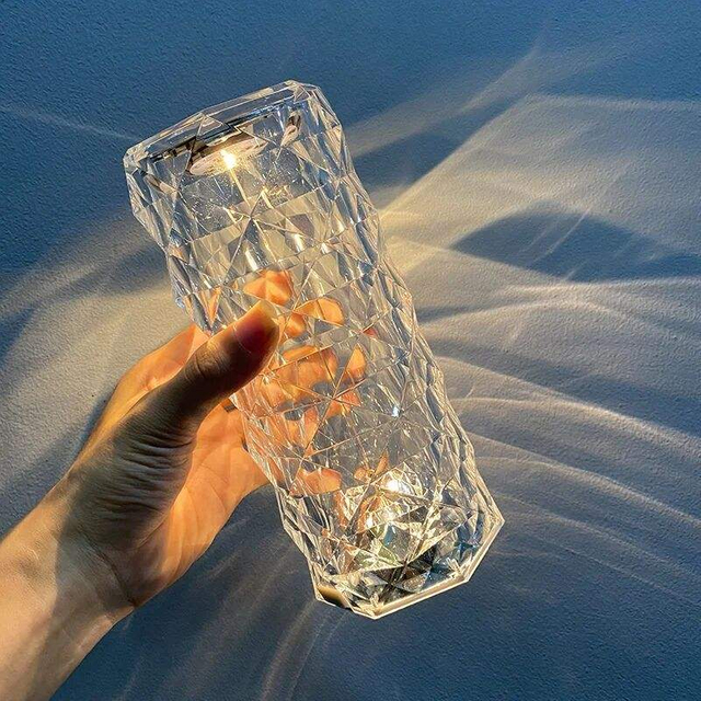 Amazon Luxe Acrylique Moderne Transparent Led Tactile Contrôle Cristal Lampe De Table De Chevet Lumière Rechargeable Romantique Dîner Lumière