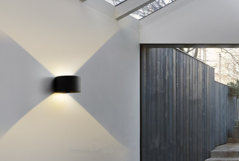 Applique murale étanche semi-circulaire moderne à lumière LED décorative et éclairage extérieur éclairage mural haut et bas