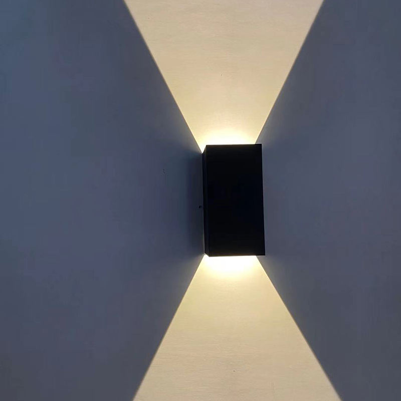 Applique murale étanche 12W à l'extérieur de la lampe de mur à LED montée à la maison luminaire en aluminium