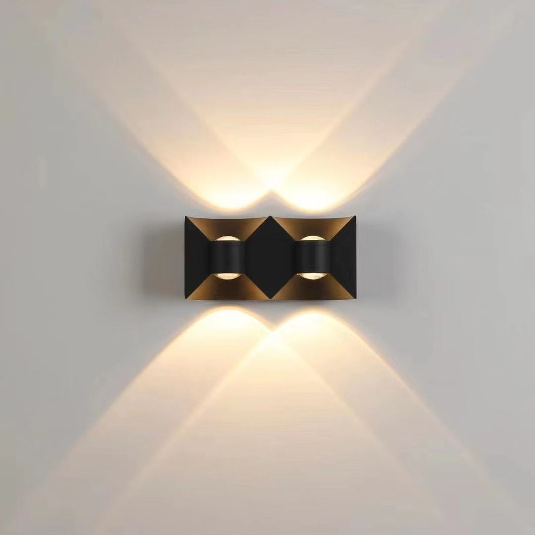 Bogy en aluminium moderne décoratif intérieur extérieur imperméable à l'eau vers le haut et vers le bas des appliques murales à LED