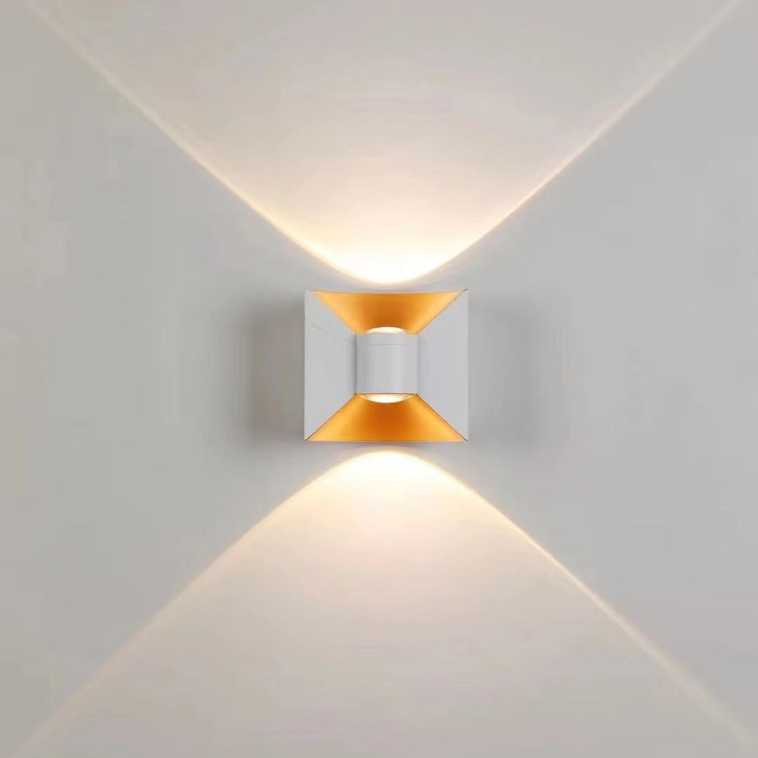 Bogy en aluminium moderne décoratif intérieur extérieur imperméable à l'eau vers le haut et vers le bas des appliques murales à LED