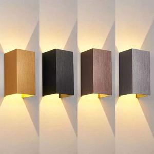 Applique murale LED 12W à l'extérieur de l'applique murale LED IP65 étanche lumières de cloison carrée en métal