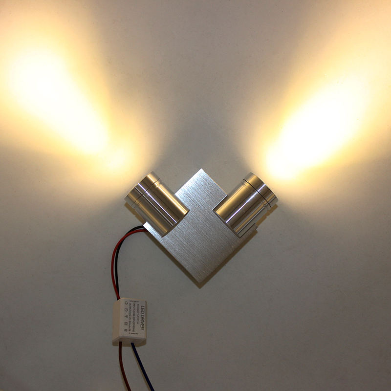 2023 nouvelle lampe murale suspendue moderne tête de lit murale lumière brossé Nickel décor hôtel USB applique murale Bend métal personnalisé lumineux