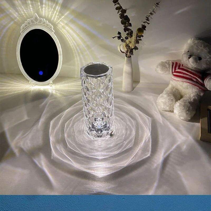 Amazon Luxe Acrylique Moderne Transparent Led Tactile Contrôle Cristal Lampe De Table De Chevet Lumière Rechargeable Romantique Dîner Lumière