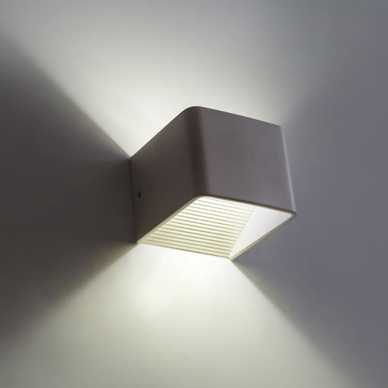 2.4G applique murale à lumière réglable applique murale cube applique murale de style européen applique murale cube en céramique avec contrôleur 20W applique murale intérieure couloir allée lampe bonne qualité et prix bas