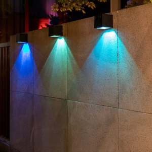 Appliques murales extérieures solaires Appliques murales solaires Appliques murales solaires Cube extérieur Lampe solaire carrée Lampe solaire étanche IP65 Lampe à lumière chaude