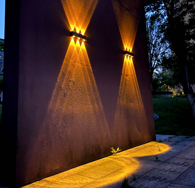 Lampe LED Solaire Applique Murale Extérieure Porche Jardin Étanche Applique Murale Haut Et Bas Lumineux
