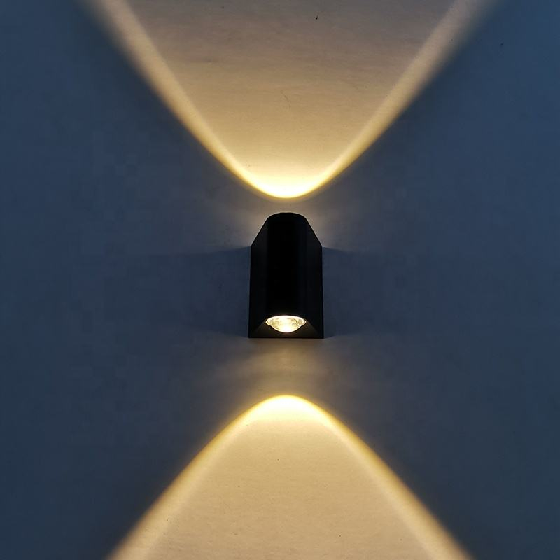 Moderne étanche extérieur 2W mur LED lampe IP65 aluminium haut et bas applique murale jardin porche applique décoration lumière 110V 220V