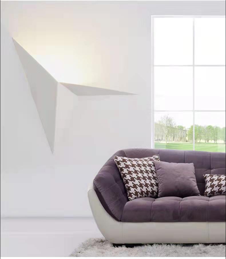 Créatif en fer forgé forme spéciale Triangle applique murale nordique minimaliste chambre chevet étude chambre d'hôtel miroir phare