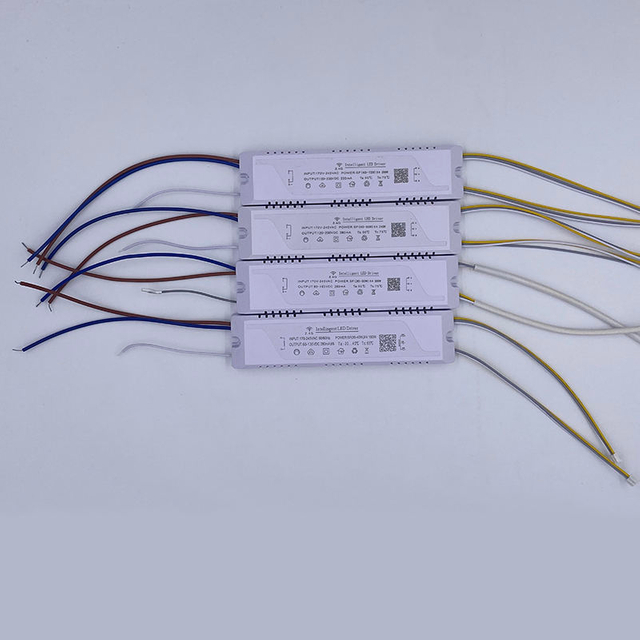 Transformateurs d'éclairage LED 2.4G Driver Alimentation pilote adaptateur led 4 voies 160-288W Coffre-fort de haute qualité 