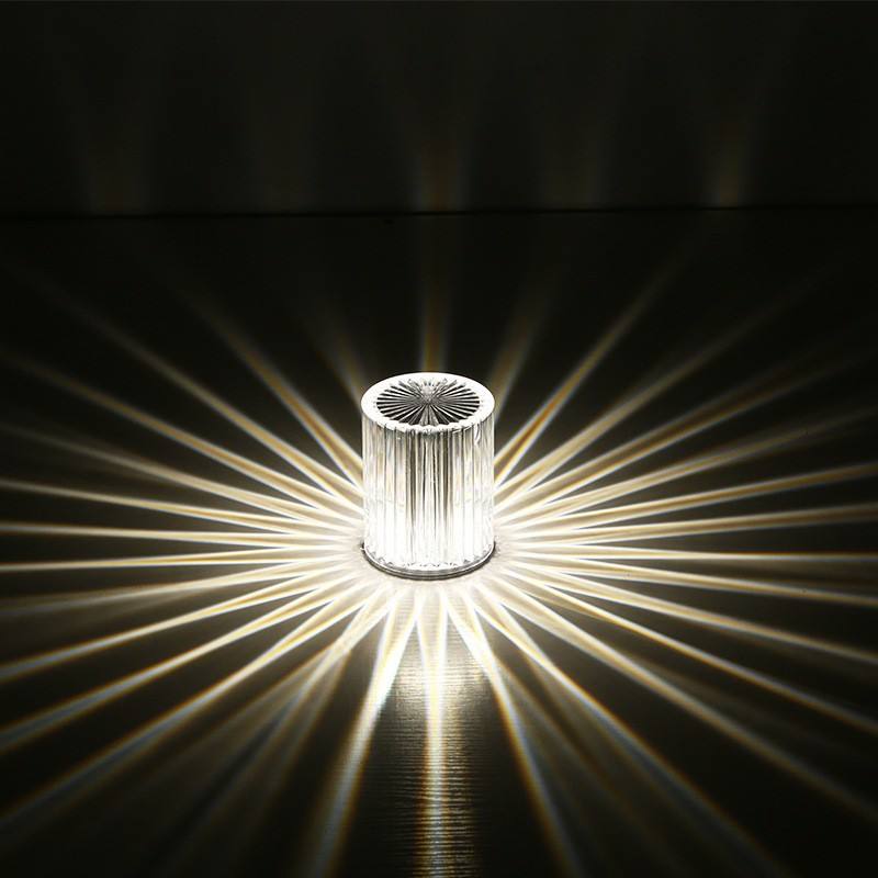 Amazon Hot-vente Acrylique Lampe De Table Cadeau De Vacances USB Lampe De Table Rechargeable 16 Changement De Couleur Télécommande Lampe De Table