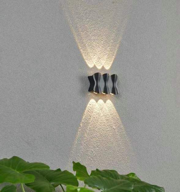 Applique murale intérieure extérieure à LED de haut en bas IP65 éclairage étanche