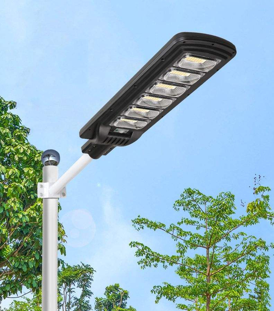 Projecteur solaire IP66 extérieur étanche et Protection contre la foudre avec cadre en verre PC anti-perte lampadaire solaire