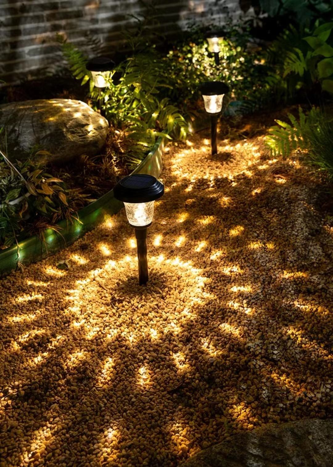 Batterie 600MA / 1000MA Lampe de pelouse solaire Lampe décorative solaire Lumière de jardin solaire Lumière de verre solaire Décoration de paysage de jardin Lampe de chemin insérée Polysilicium monocristallin