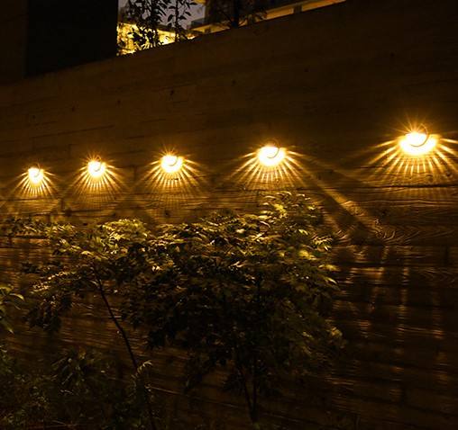 Lumières LED capteur de contrôle de la lumière extérieure décoration de jardin clôture solaire applique demi-cercle énergie étanche lampadaires