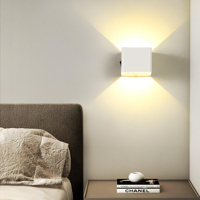 Chaud romantique avec charge USB et prise chambre fantaisie chevet design applique murale détecteur de mouvement lumière Led 6W veilleuses