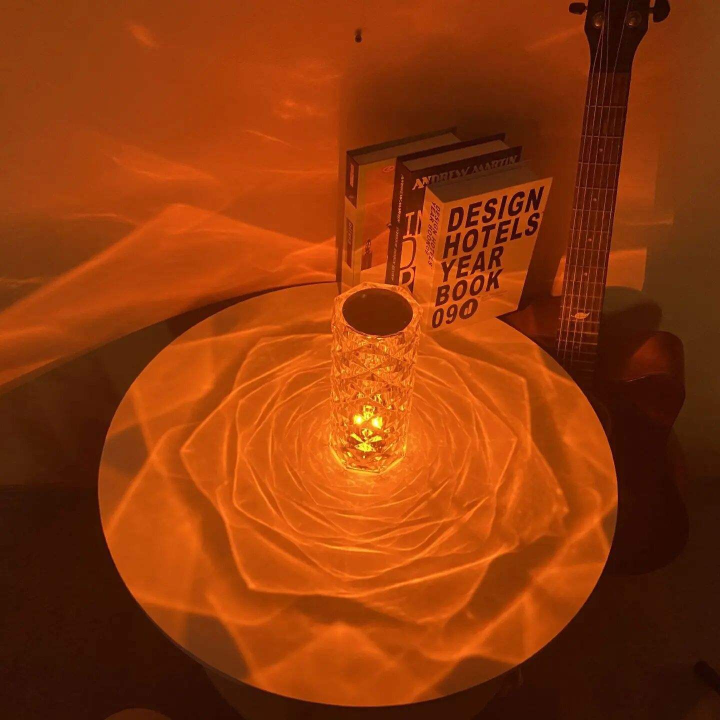 Amazon Luxe Acrylique Moderne Transparent Led Tactile Contrôle Cristal Lampe De Table De Chevet Lumière Rechargeable Romantique Dîner Lumière