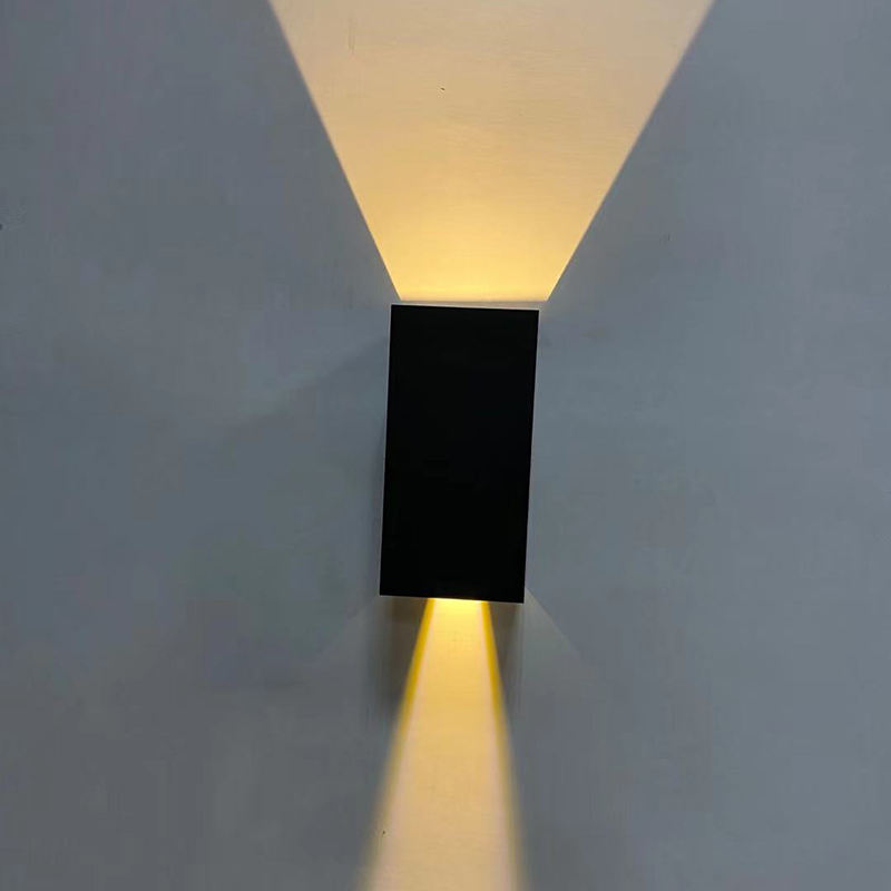 Applique murale étanche 12W à l'extérieur de la lampe de mur à LED montée à la maison luminaire en aluminium