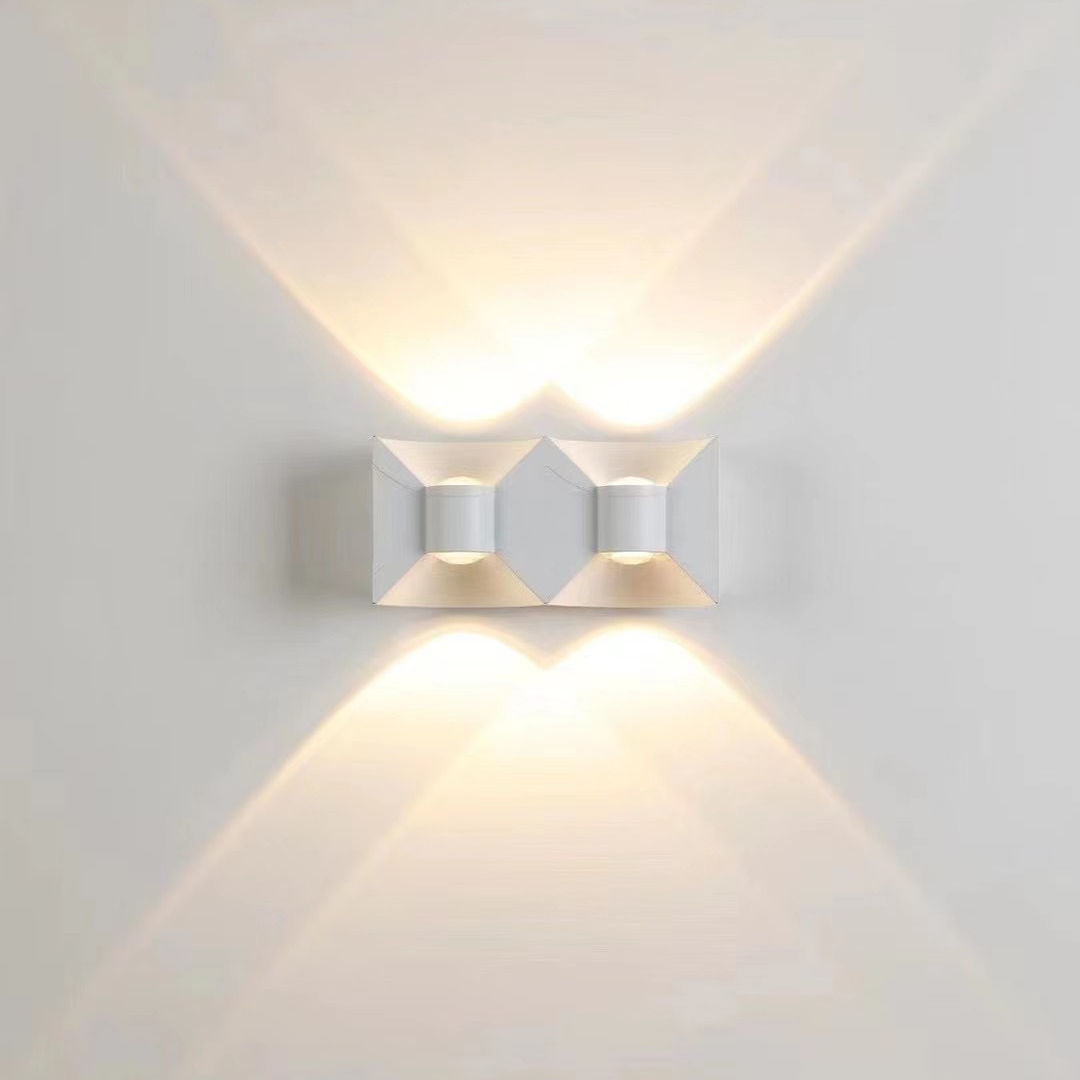 Bogy en aluminium moderne décoratif intérieur extérieur imperméable à l'eau vers le haut et vers le bas des appliques murales à LED