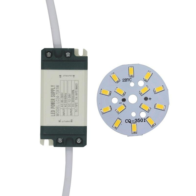 Puce de diode électroluminescente 7W SMD5730 + coque en plastique alimentation du pilote LED pour plafonnier LED