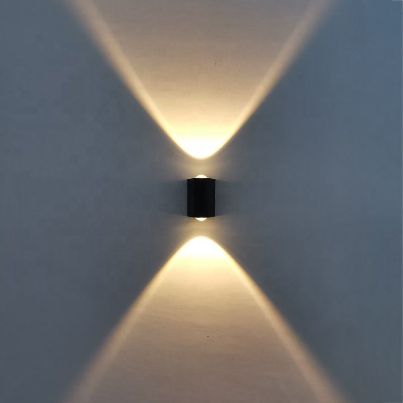 Moderne étanche extérieur 2W mur LED lampe IP65 aluminium haut et bas applique murale jardin porche applique décoration lumière 110V 220V