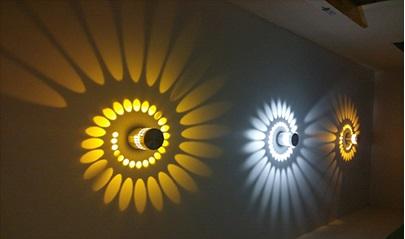 Applique murale de plafond poreux rgb LED montée au plafond avec télécommande pour la cour intérieure d'applique de lumière de barre de restaurant, nouvelles